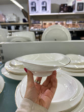 Laden Sie das Bild in den Galerie-Viewer, Junghaus Porzellan Tafelservice