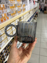 Laden Sie das Bild in den Galerie-Viewer, Gläser mit Griff