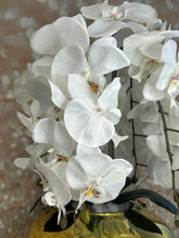 Laden Sie das Bild in den Galerie-Viewer, Vase mit Orchidee